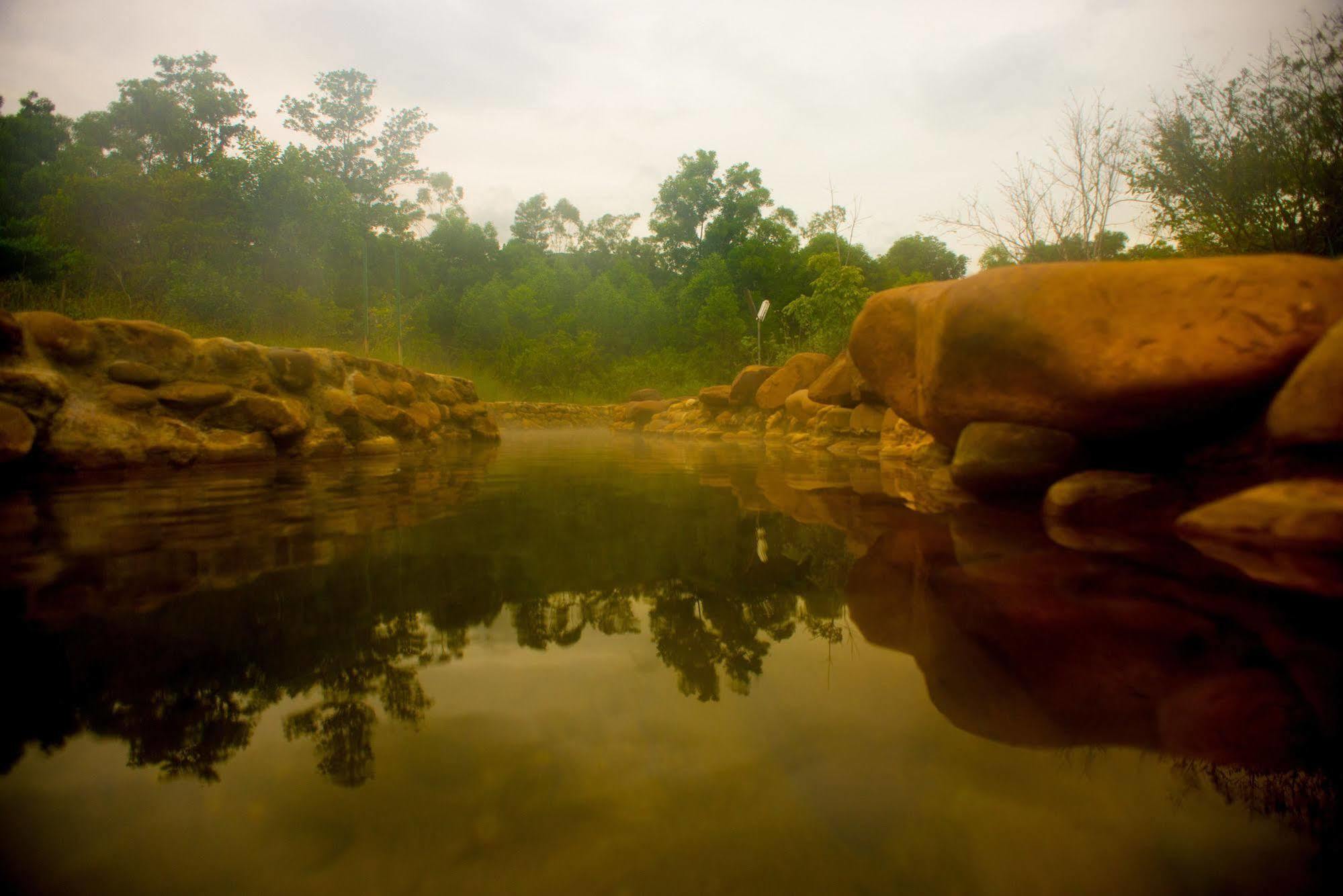 Thanh Tan Hot Springs By Fusion Hue Exterior foto